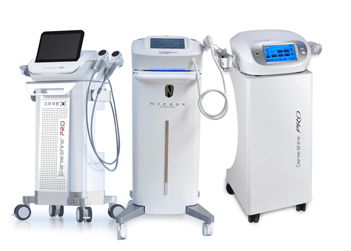 Multi needle injector using vacuum to lift skin and injection